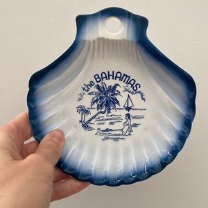Vintage 80s souvenir from the Bahamas seashell wall hanging